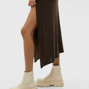 High-top trainers